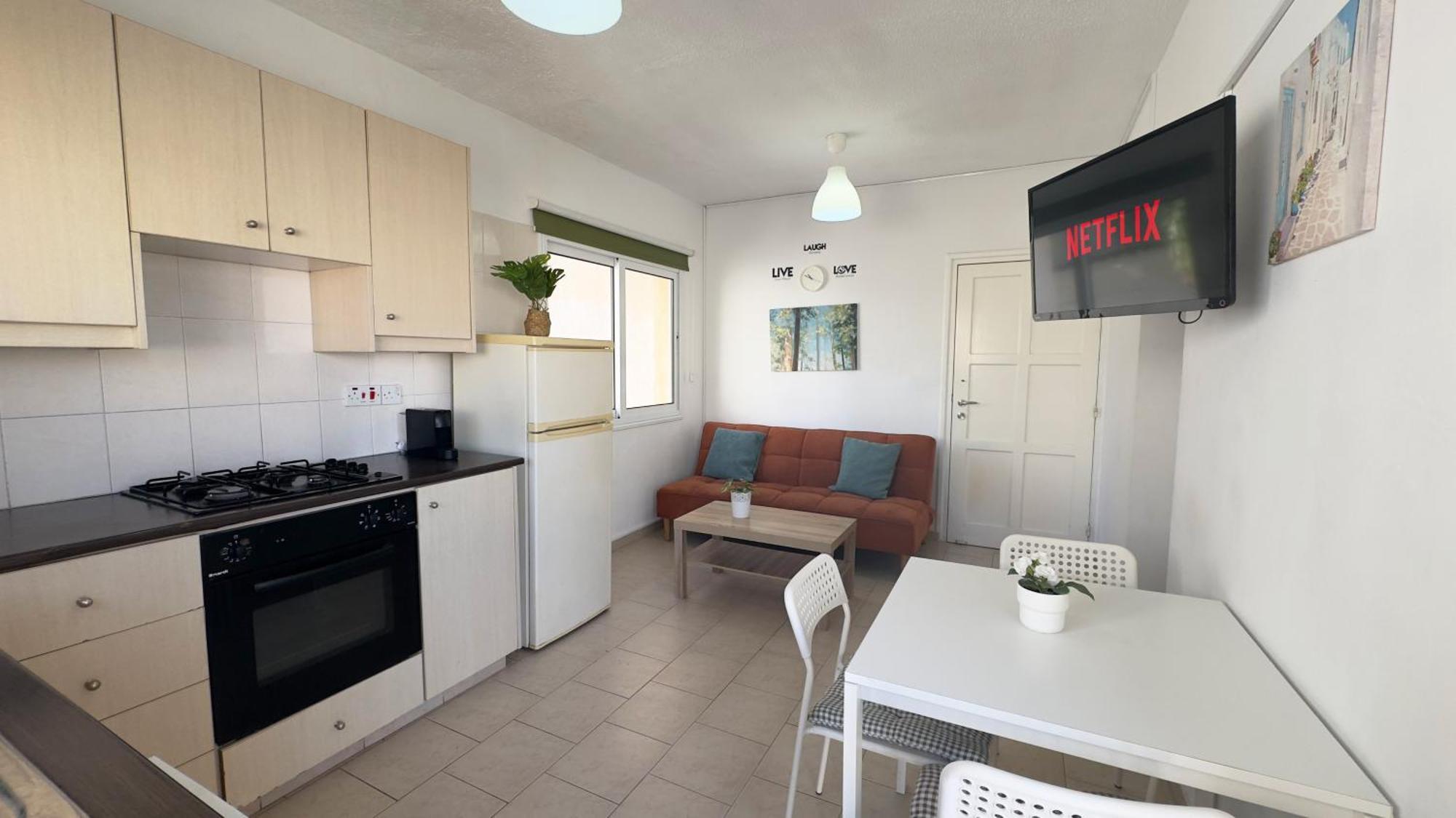 Nightpulse Central - 3 Min To Beach Apartment